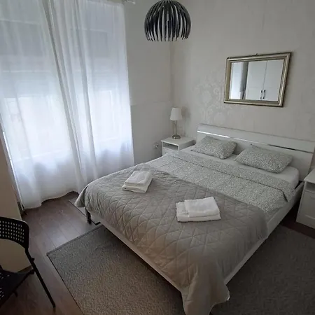 Ana Apartment *